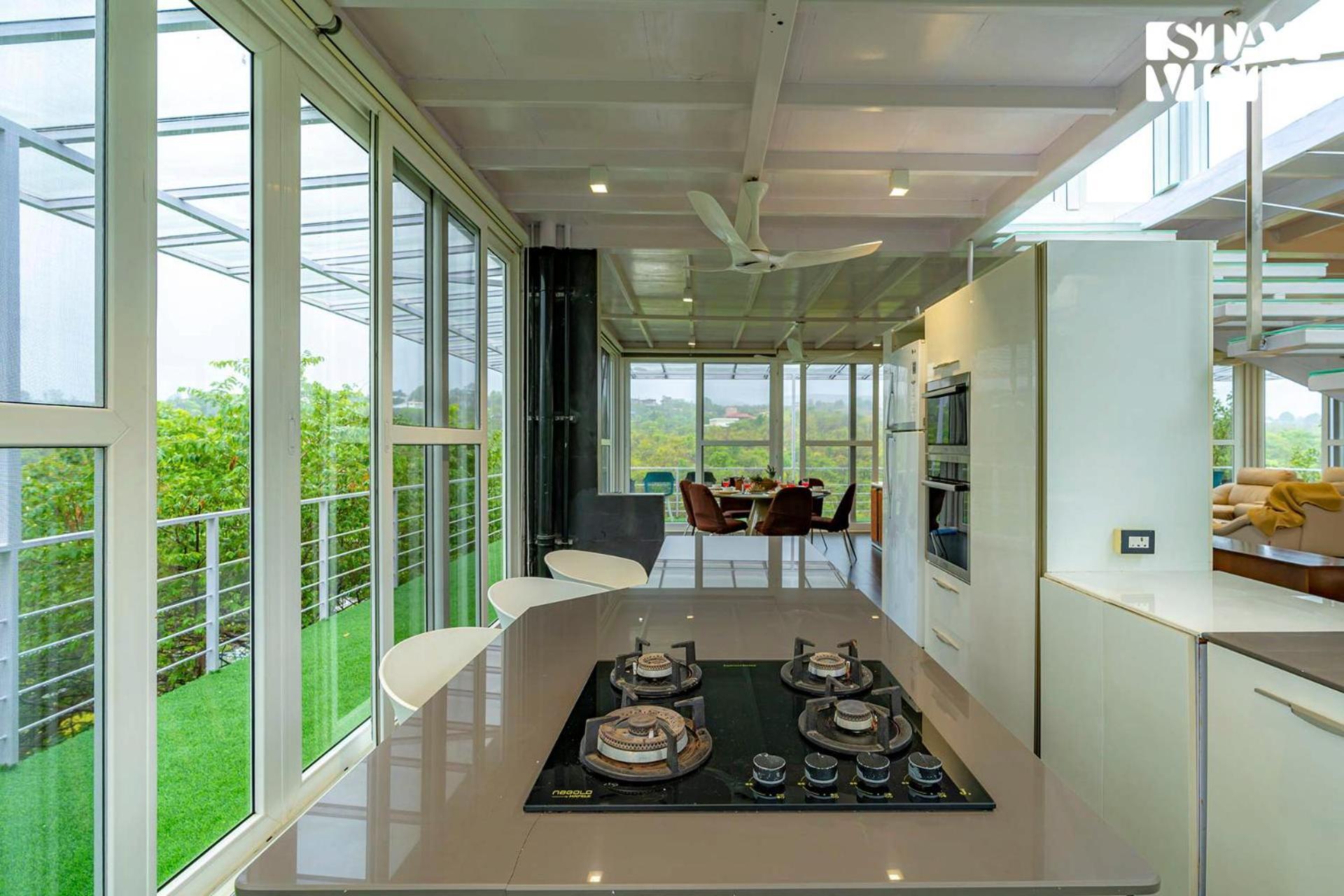 The Glasscape By Stayvista - Hillside Getaway With Pool And Indoor Games Nashik Extérieur photo